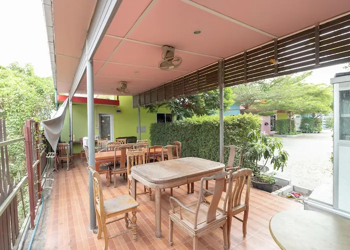 Hotel Oyo 644 Pong Pai House Bangkok